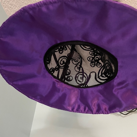 Purple satin witch hat - Picture 4 of 5